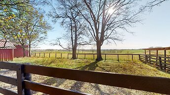 1851 Historic Maple Hill Manor B&B