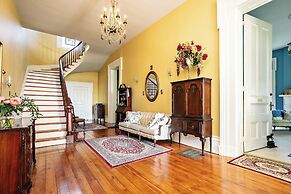 1851 Historic Maple Hill Manor B&B