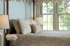 Devonfield Inn B&B