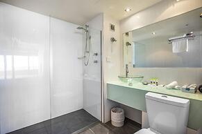 Nightelier Devonport Gateway Hotel