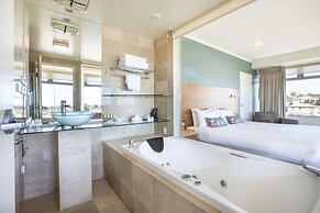 Gateway Hotel by Nightcap Plus