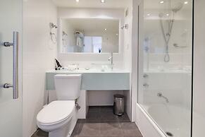 Gateway Hotel by Nightcap Plus