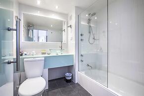 Nightelier Devonport Gateway Hotel