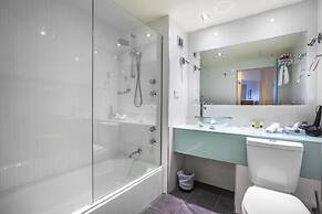 Nightelier Devonport Gateway Hotel