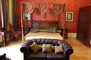 Opulence Boutique Hotel