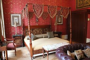 Opulence Boutique Hotel