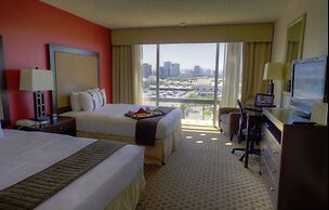 Holiday Inn Express and Suites Phoenix Midtown