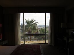 Holiday Inn Express and Suites Phoenix Midtown