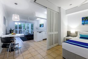 Port Douglas Apartments - Adults Only Oasis