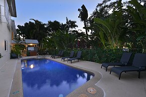 Port Douglas Apartments - Adults Only Oasis