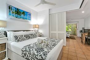 Port Douglas Apartments - Adults Only Oasis