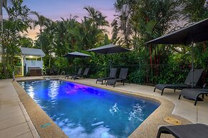 Port Douglas Apartments - Adults Only Oasis