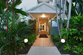 Port Douglas Apartments - Adults Only Oasis