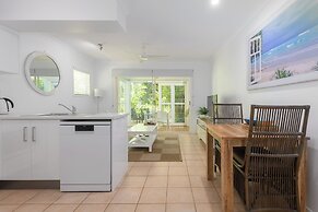 Port Douglas Apartments - Adults Only Oasis