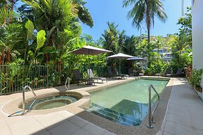 Port Douglas Apartments - Adults Only Oasis
