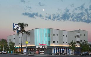 Beverly Laurel Hotel at West Hollywood