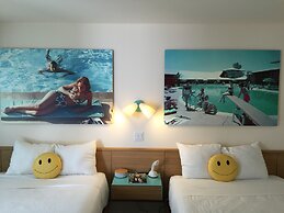 Beverly Laurel Hotel at West Hollywood