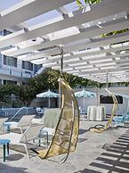 Beverly Laurel Hotel at West Hollywood