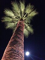 Beverly Laurel Hotel at West Hollywood