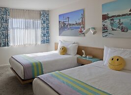 Beverly Laurel Hotel at West Hollywood