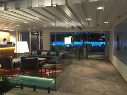 Beverly Laurel Hotel at West Hollywood