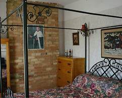 Pimblett's Downtown Toronto B&B