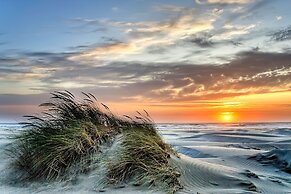 Elizabeth Oceanfront Suites, Ascend Hotel Collection