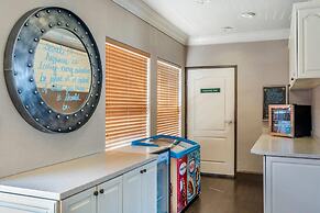 Elizabeth Oceanfront Suites, an Ascend Collection Hotel