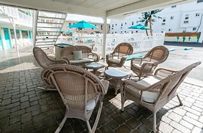 Aztec Motel
