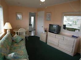 Aztec Motel