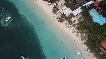 Henry Morgan Resort - All Inclusive