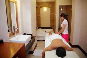 Liberty Hotel Saigon Parkview