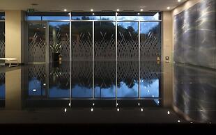 Captains Club Hotel