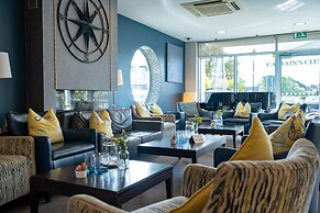 Captains Club Hotel