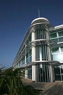 Captains Club Hotel