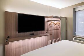 Holiday Inn Express NYC Chelsea – NoMad Area by IHG