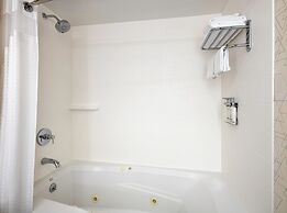 Holiday Inn Express NYC Chelsea – NoMad Area by IHG