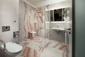 Art Deco Imperial Hotel