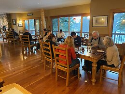 Vagabond Lodge at Kicking Horse Resort