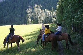 Vagabond Lodge at Kicking Horse Resort