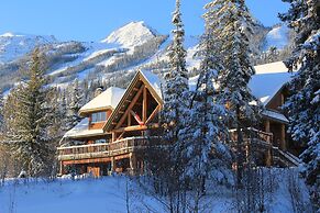 Vagabond Lodge at Kicking Horse Resort