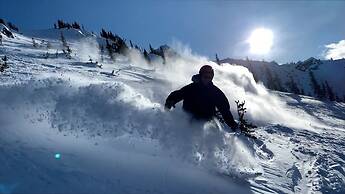 Vagabond Lodge at Kicking Horse Resort
