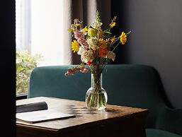 NEWHOTEL REPUBLIQUE (ex Albert's Hotel)