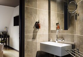 NEWHOTEL REPUBLIQUE (ex Albert's Hotel)