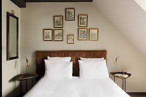 NEWHOTEL REPUBLIQUE (ex Albert's Hotel)