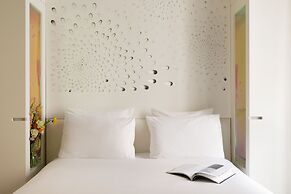 NEWHOTEL REPUBLIQUE (ex Albert's Hotel)