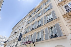 NEWHOTEL REPUBLIQUE (ex Albert's Hotel)