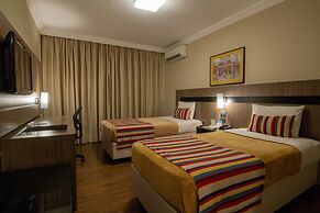 Hotel Deville Express Cascavel