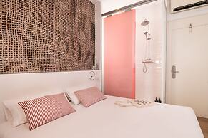 Chic & Basic Tallers Hostal