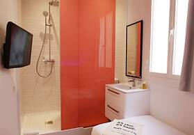 Chic & Basic Tallers Hostal